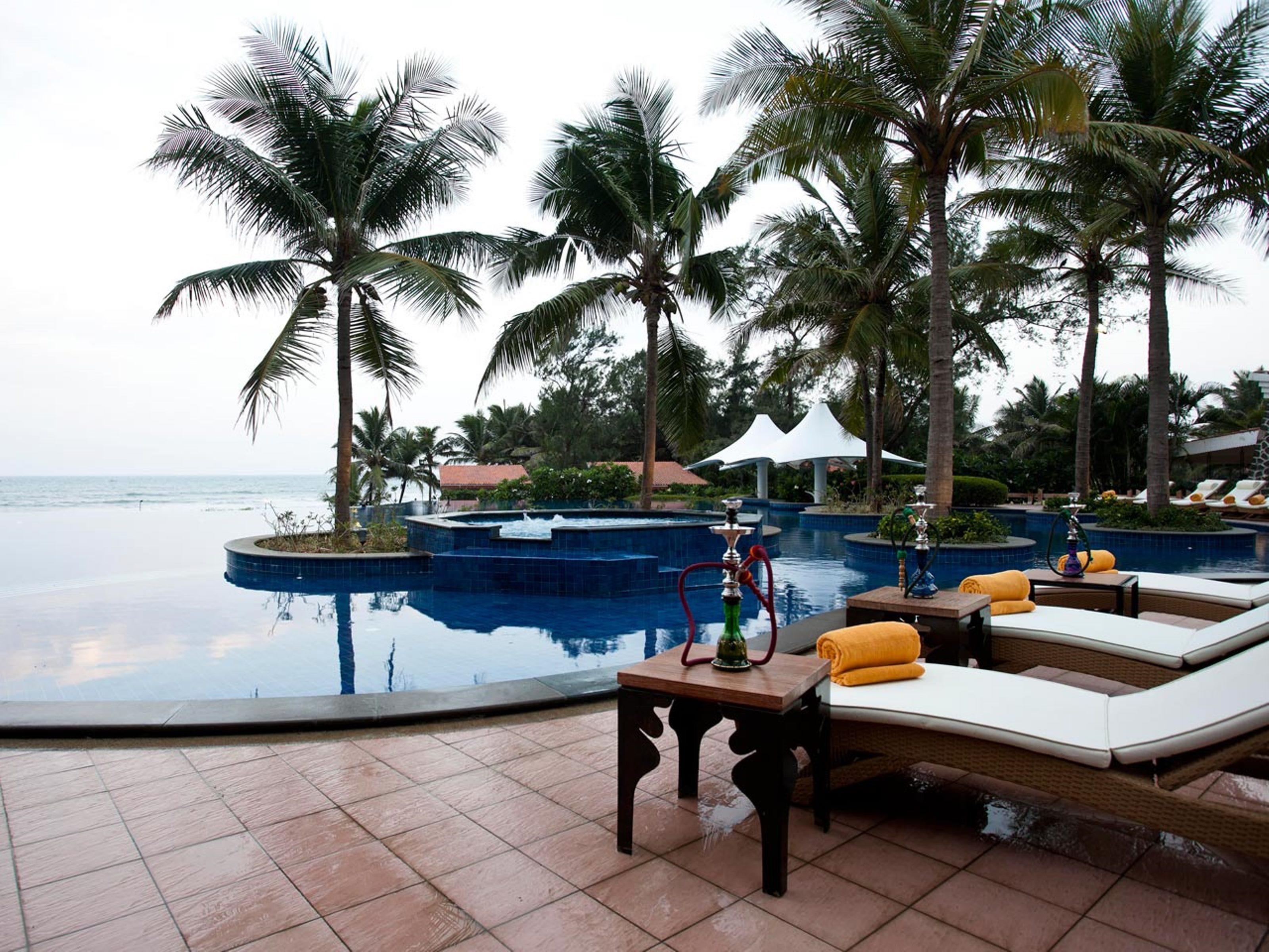 Radisson Blu Resort Temple Bay Mamallapuram Εξωτερικό φωτογραφία Pool at the Intercontinental Hotel, Changi